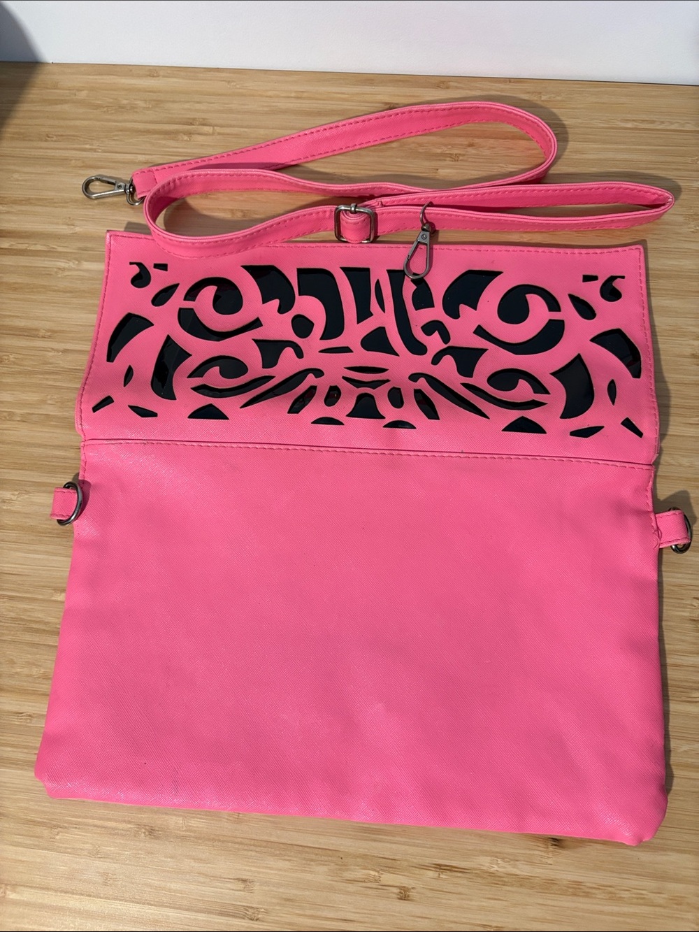 Pink & Black Laser-Cut Foldover Crossbody Envelope Purse Bag Retro - Picture 5 of 10